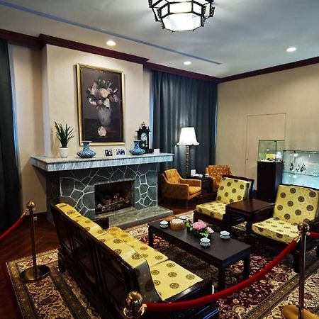 The Grand Hotel Ταϊπέι Εξωτερικό φωτογραφία The living room of the villa