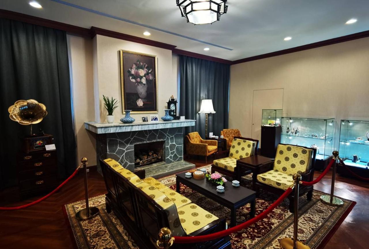 The Grand Hotel Ταϊπέι Εξωτερικό φωτογραφία The living room of the villa