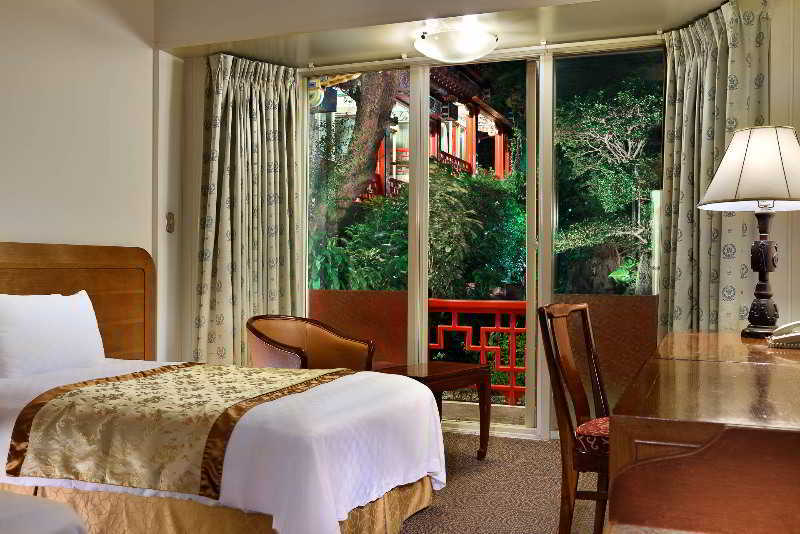 The Grand Hotel Ταϊπέι Εξωτερικό φωτογραφία A room at the hotel