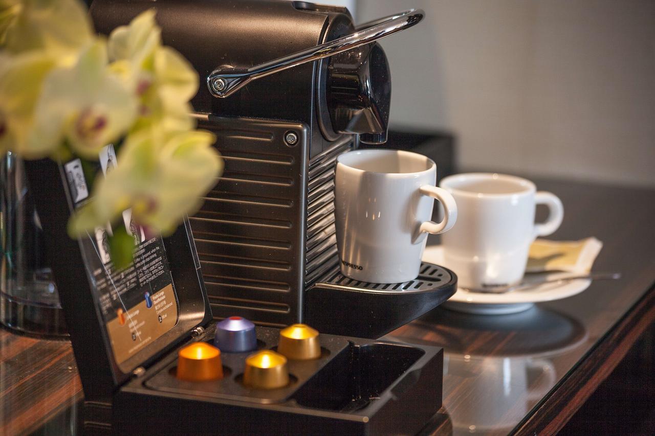 The Grand Hotel Ταϊπέι Εξωτερικό φωτογραφία A Nespresso machine