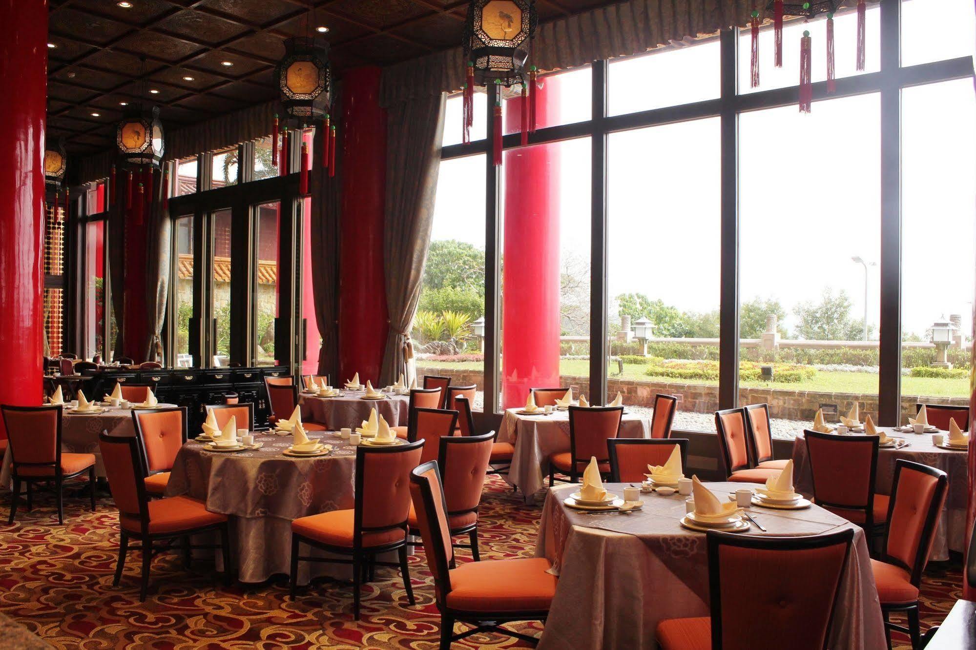 The Grand Hotel Ταϊπέι Εξωτερικό φωτογραφία Interior of the restaurant