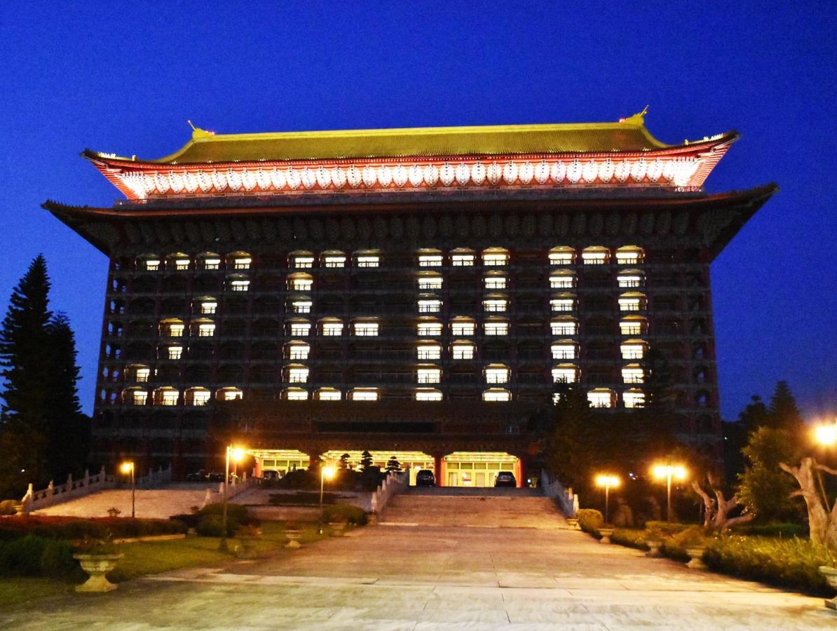 The Grand Hotel Ταϊπέι Εξωτερικό φωτογραφία The National Library of China